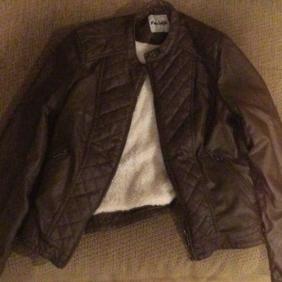 ✨Cute Used Clothing✨ - Picture 2 of 8